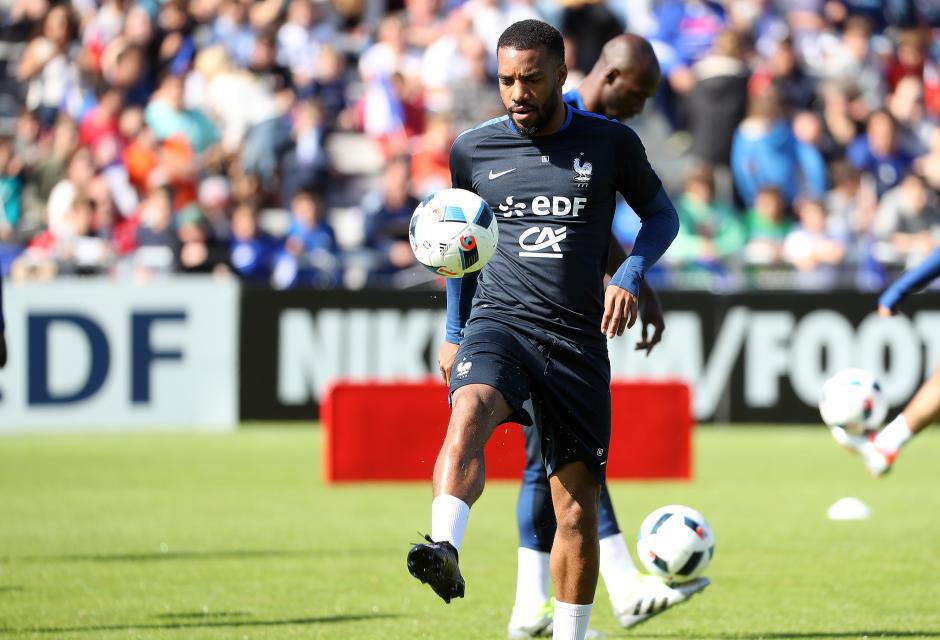 Francezii trag tare la Biarritz, pentru a învinge România în deschiderea Euro 2016. Antrenamente cu 10.000 de fani | GALERIE FOTO&VIDEO