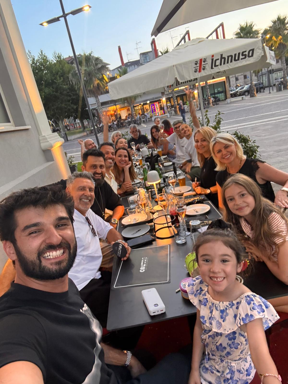Imagini rare cu jurații „Chefi la cuțite” și familiile lor, în Italia. Motivul pentru care echipa s-a reunit