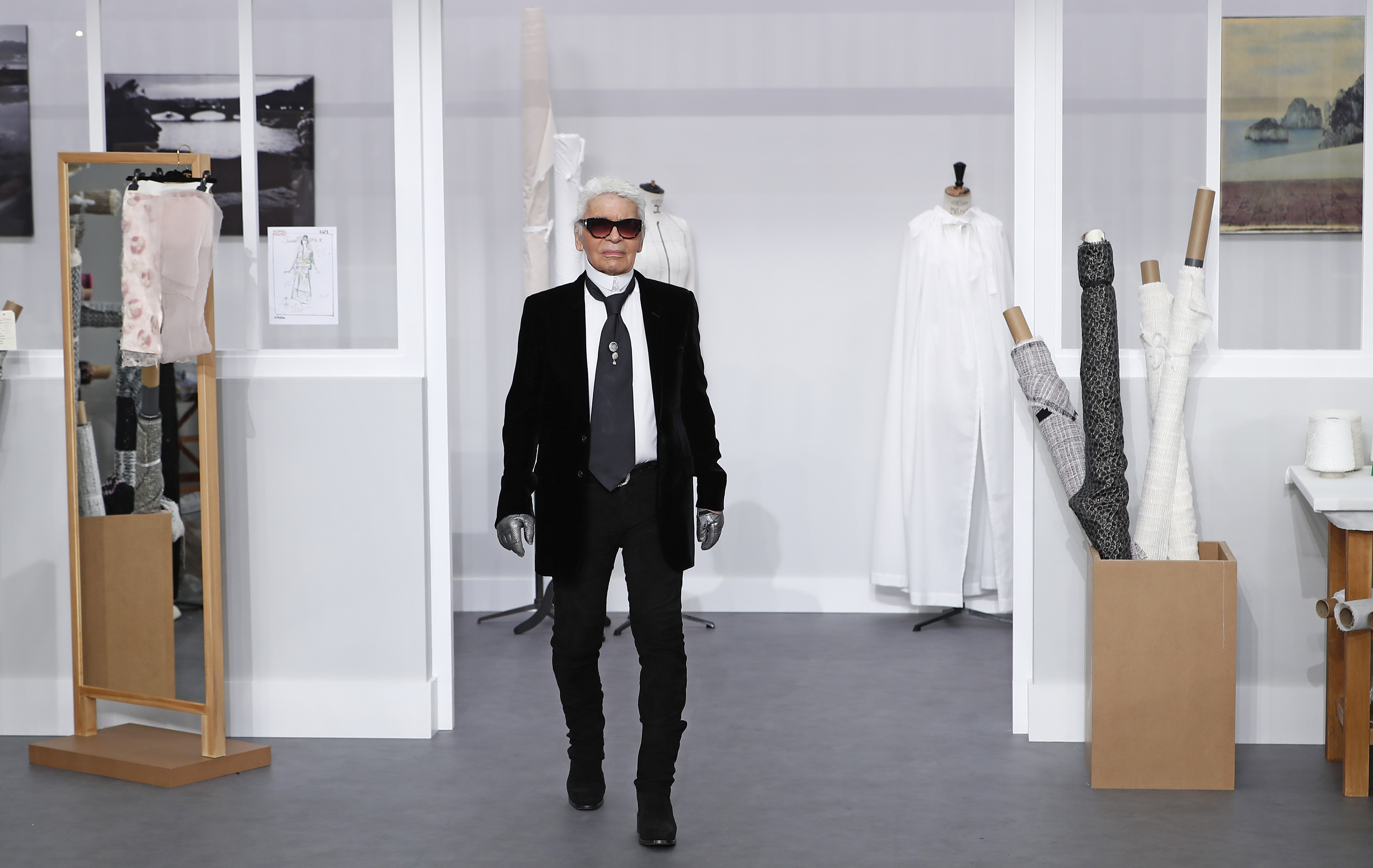 FOTO | Karl Lagerfeld a murit. Designerul casei Chanel s-a stins la 85 de ani
