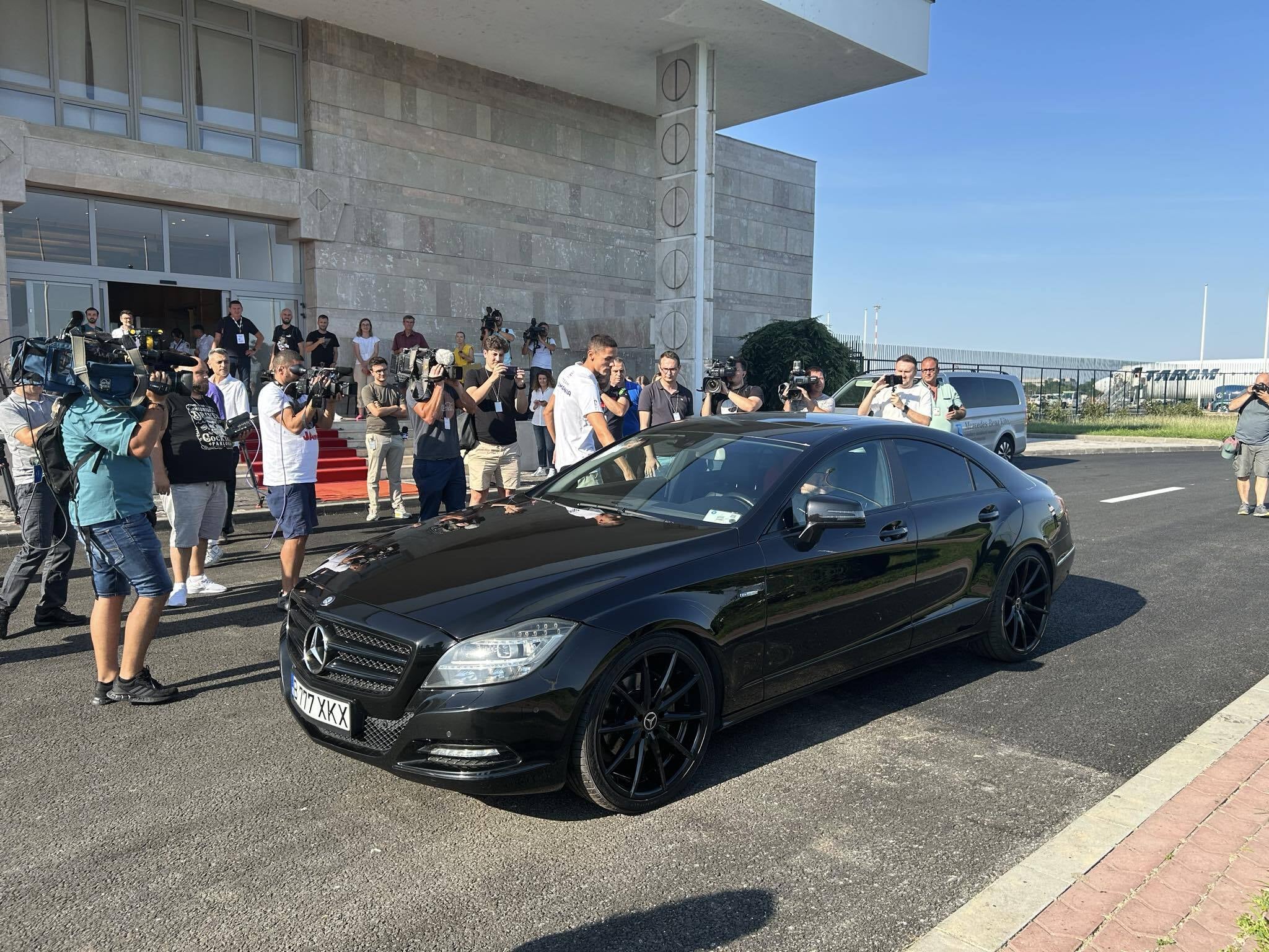 David Popovici, după ce a revenit de la Paris: „Este nevoie de bani investiți în sport, bani investiți cu cap la noi în țară”