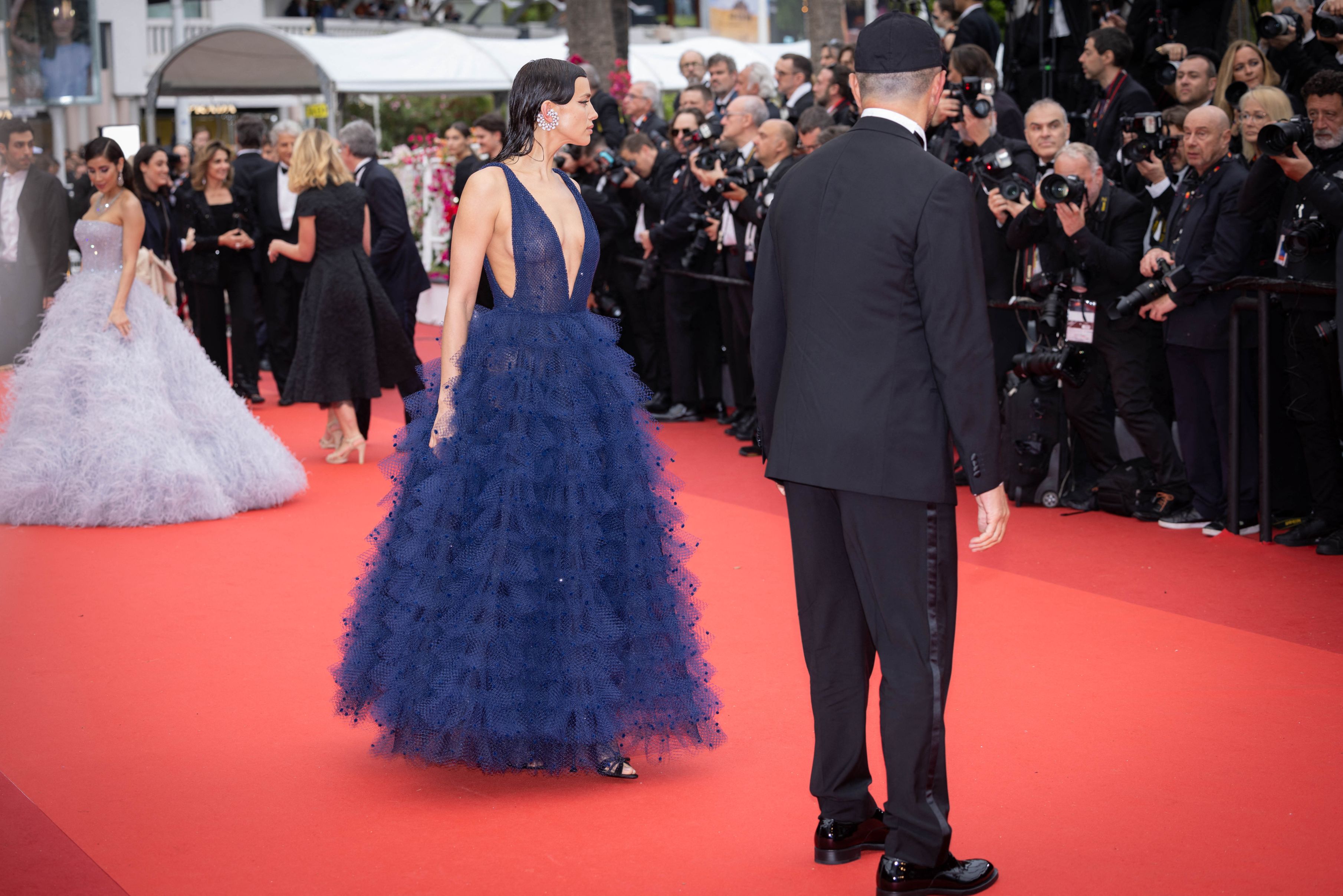 FOTO. Fosta iubită a lui Cristiano Ronaldo și a actorului Bradley Cooper, apariție de senzație la Cannes. Fotomodelul rus Irina Shayk a impresionat pe covorul roșu