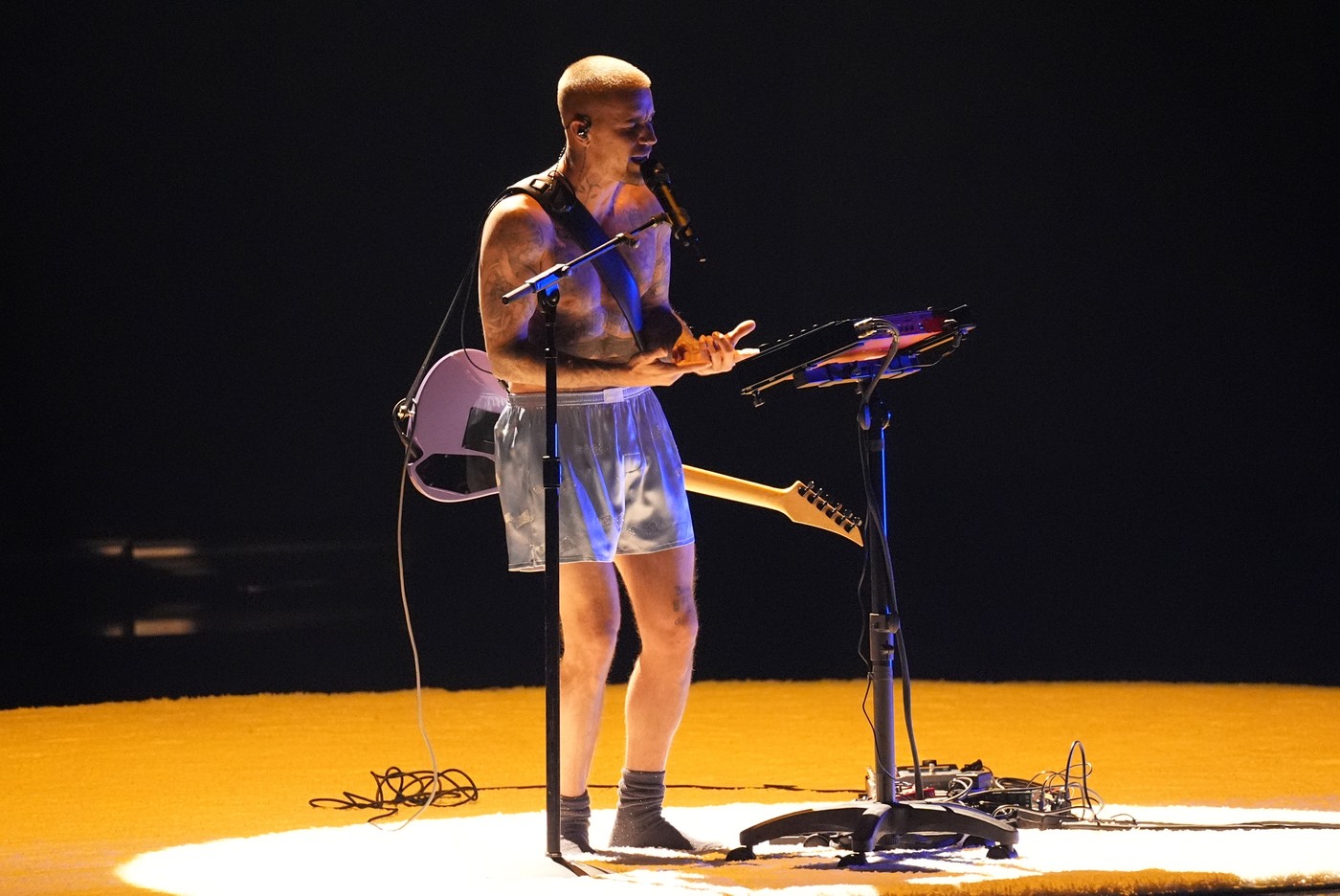 Reacția lui Mihai Trăistariu după ce a văzut-o pe artista cu „rochia suspendată de sâni” la Premiile Grammy 2026: „La nivel mare, nu doar la noi”