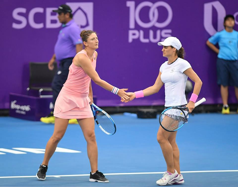 VIDEO | Moral pentru Fed Cup. Irina Begu şi Monica Niculescu au cucerit titlul la dublu în turneul WTA de la Hua Hin