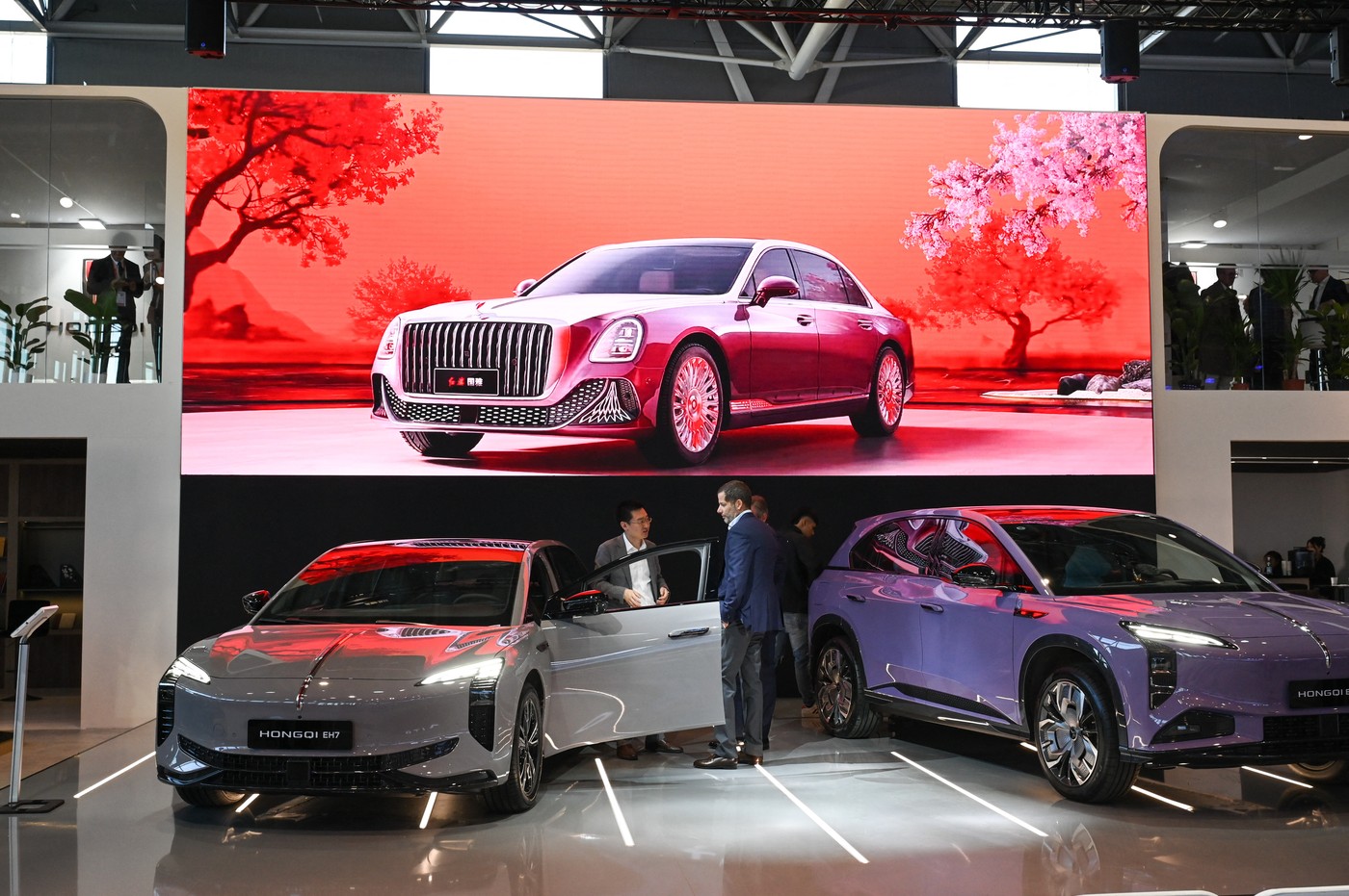 Rivalitatea China-Europa se întețește la Salonul Auto de la Paris: „Cine plătește factura?”