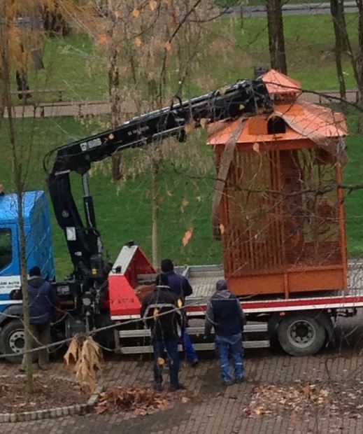 Casa veverițelor din Bistrița a fost demolată. A costat municipalitatea cât o mașină
