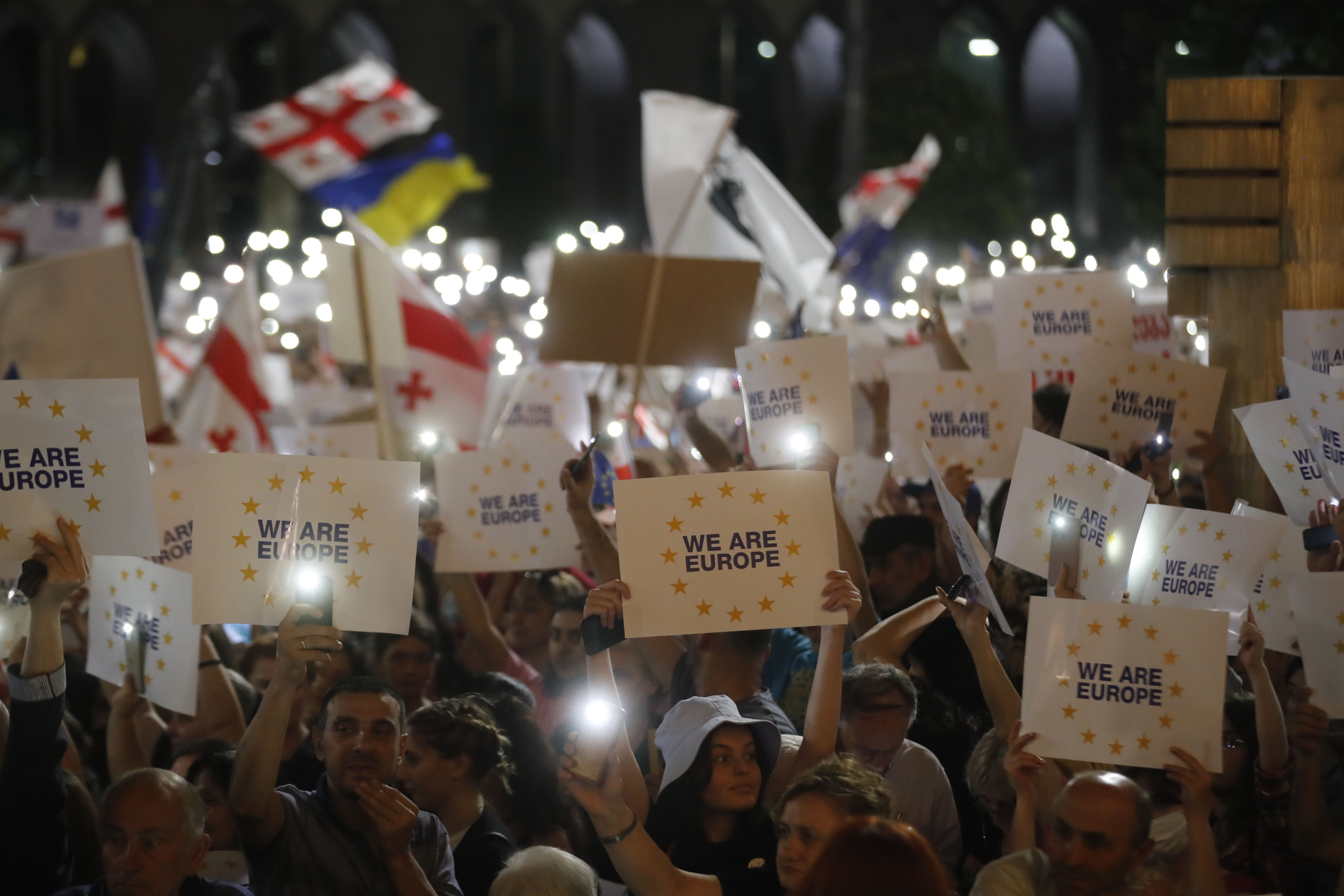 Protest uriaș în Georgia. Zeci de mii de oameni au cerut aderarea țării la UE