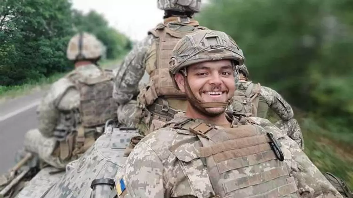 Doi britanici condamnați la moarte de ruși, după ce i-au capturat în Ucraina, au fost eliberați în schimbul de prizonieri de miercuri seara
