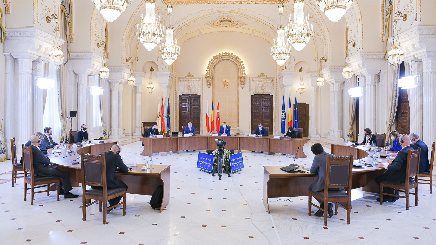 Klaus Iohannis, la trilaterala România-Polonia-Turcia: Parcurgem cea mai gravă criză de după cel de-al Doilea Război Mondial