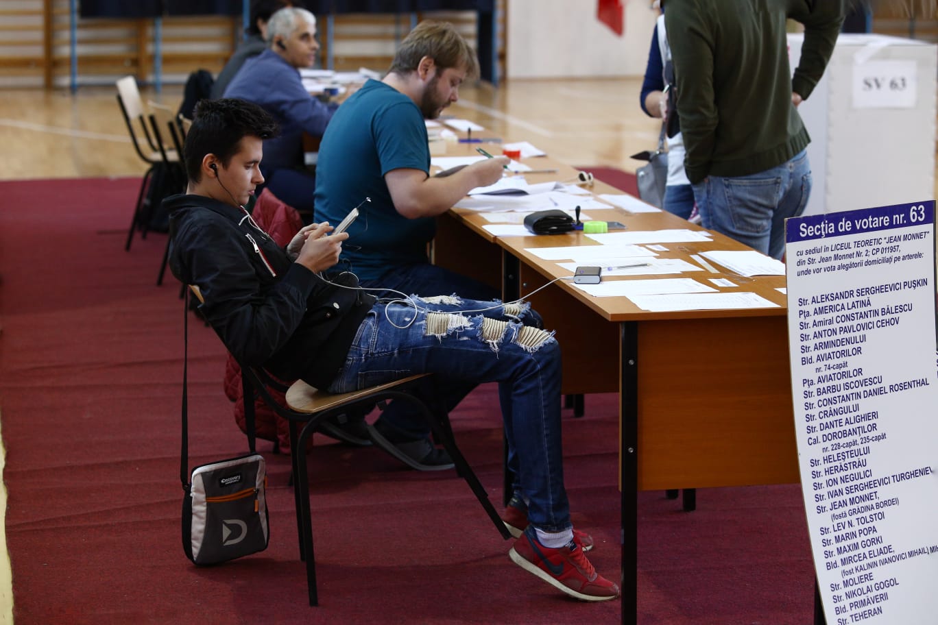 VIDEO & FOTO / Mesajul transmis de Liviu Dragnea, după ce votat la referendum: "Nu e un vot împotriva unei minorităţi sexuale!"