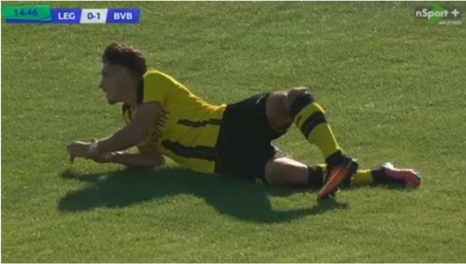 Revenire miraculoasă. Un junior de la Borussia Dortmund a jucat din nou fotbal, la doi ani după ce medicii i-au spus că nu va mai putea merge / VIDEO