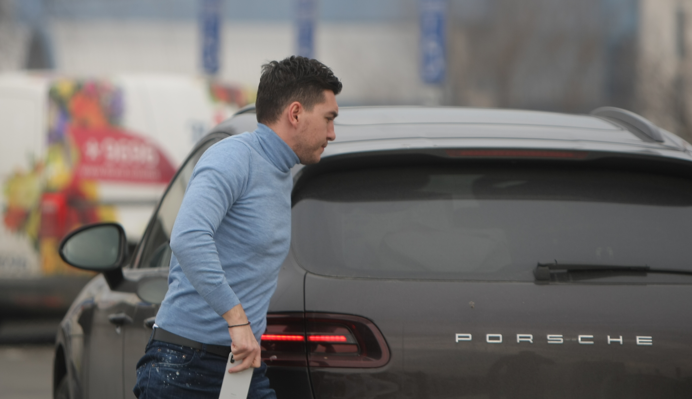 Simona Halep s-a întors acasă supărată și accidentată. A refuzat primirea la Salonul Oficial. Îmbulzeală la aeroport / GALERIE FOTO