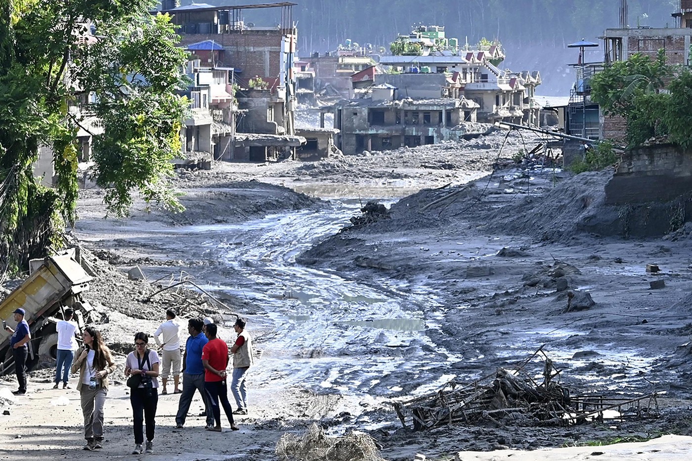 Oamenii de știință au explicat cauza inundațiilor devastatoare din Nepal și Tibet: nivelul apelor a crescut cu 7-9 metri în 30 de minute