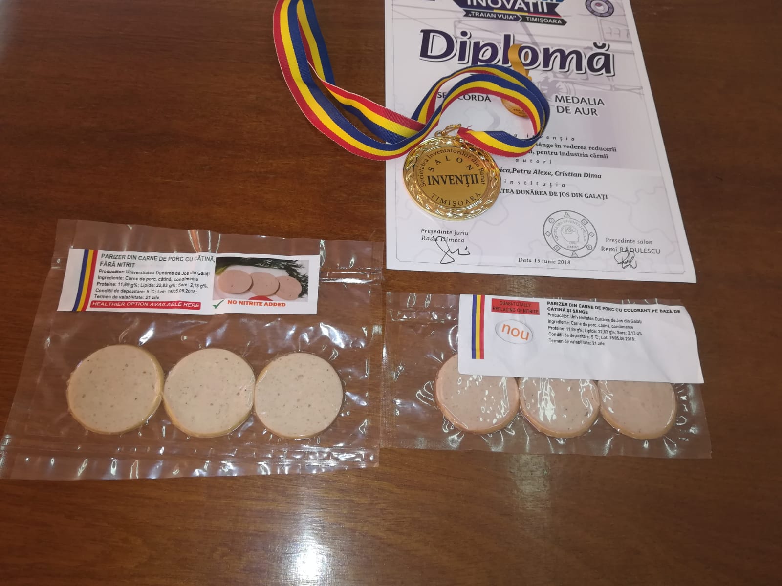 Colorant pe bază de cătină și sânge de porc pentru industria cărnii, invenție a unor profesori de la Universitatea Dunărea de Jos din Galați/ FOTO