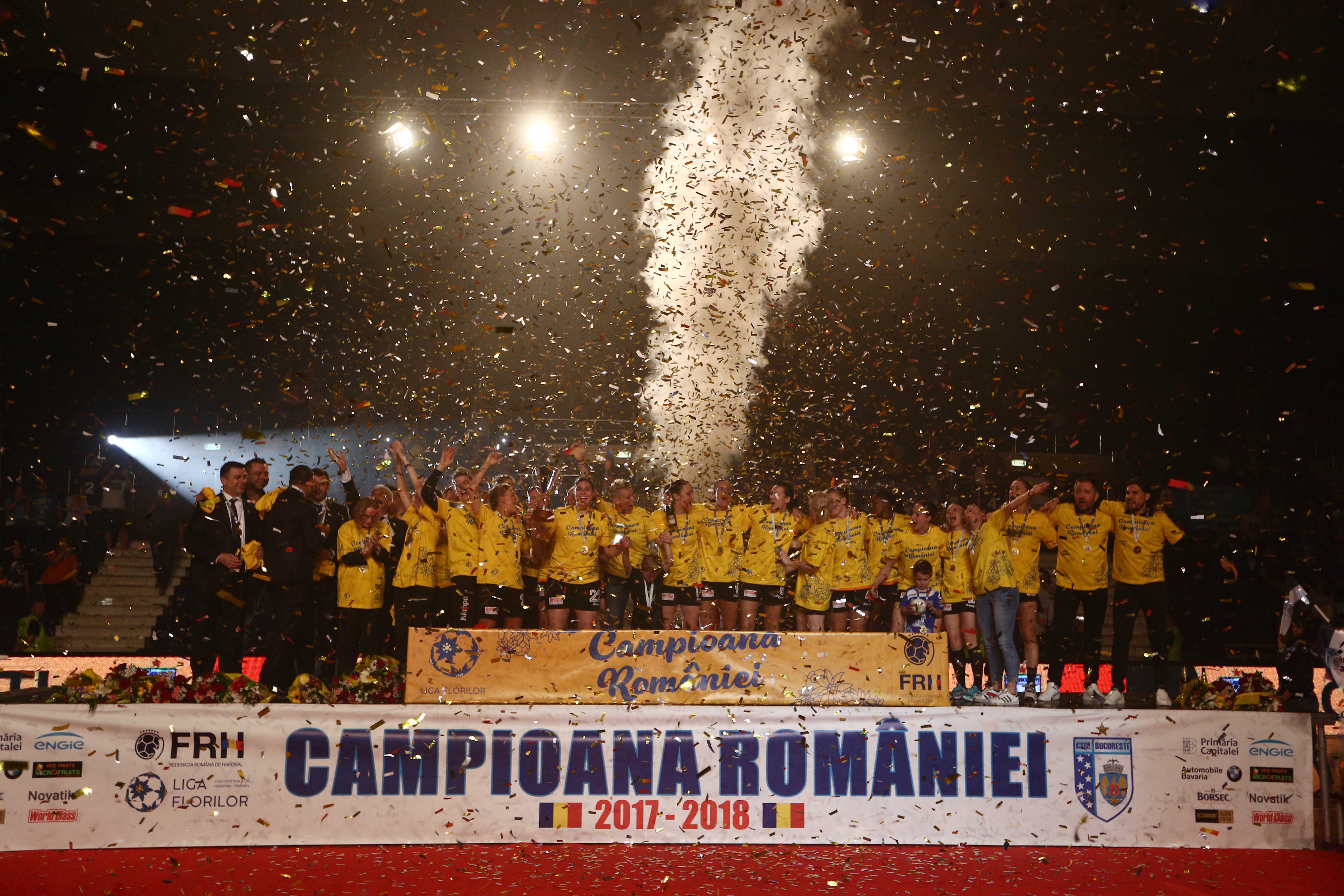 Petrecerea de titlu a handbalistelor CSM București. Au primit medaliile de campioane ale Ligii Naționale de handbal feminin