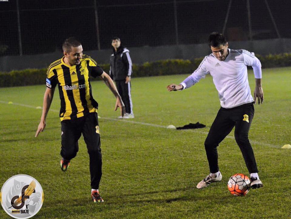 Victor Pițurcă și-a băgat nepotul în staff-ul de la Al Ittihad. Îl ia și pe fiul său, Alex, după ce termină școala de antrenori. Fostul mijlocaș Eugen Trică a schimbat postul: s-a băgat între buturi, la un antrenament / GALERIE FOTO