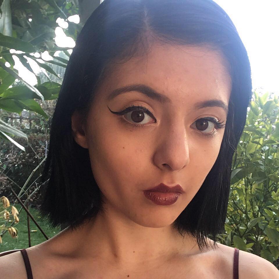 Fiica unui lord s-ar fi prostituat și ar fi apărut în filme pentru adulți ca să câștige bani. Tânăra de 18 ani a murit după prima doză de heroină