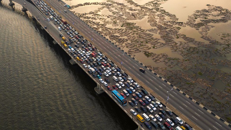 Top 10 cities with the worst traffic