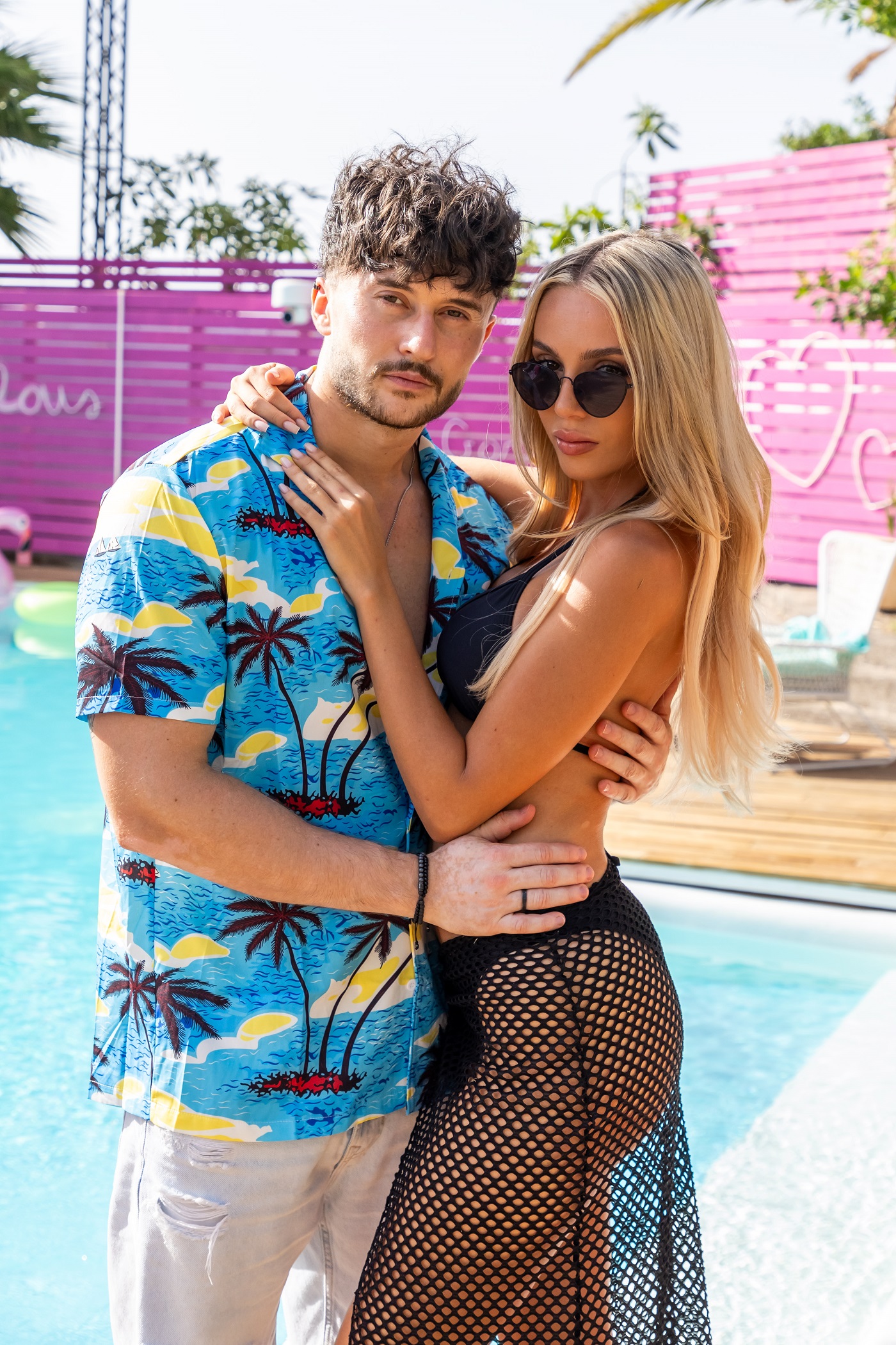 Un concurent se întoarce în vila Love Island România. S-a lăsat cu lacrimi pentru unul dintre băieți