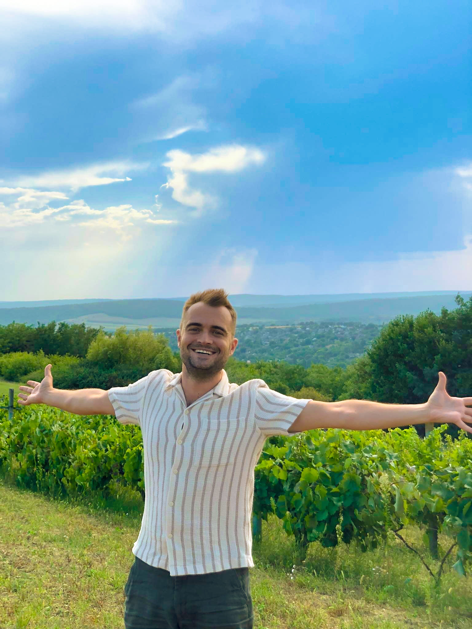 Ți-l mai amintești pe Cătălin Josan, câștigătorul Megastar 2006? Cum arată acum și cu ce se ocupă în prezent