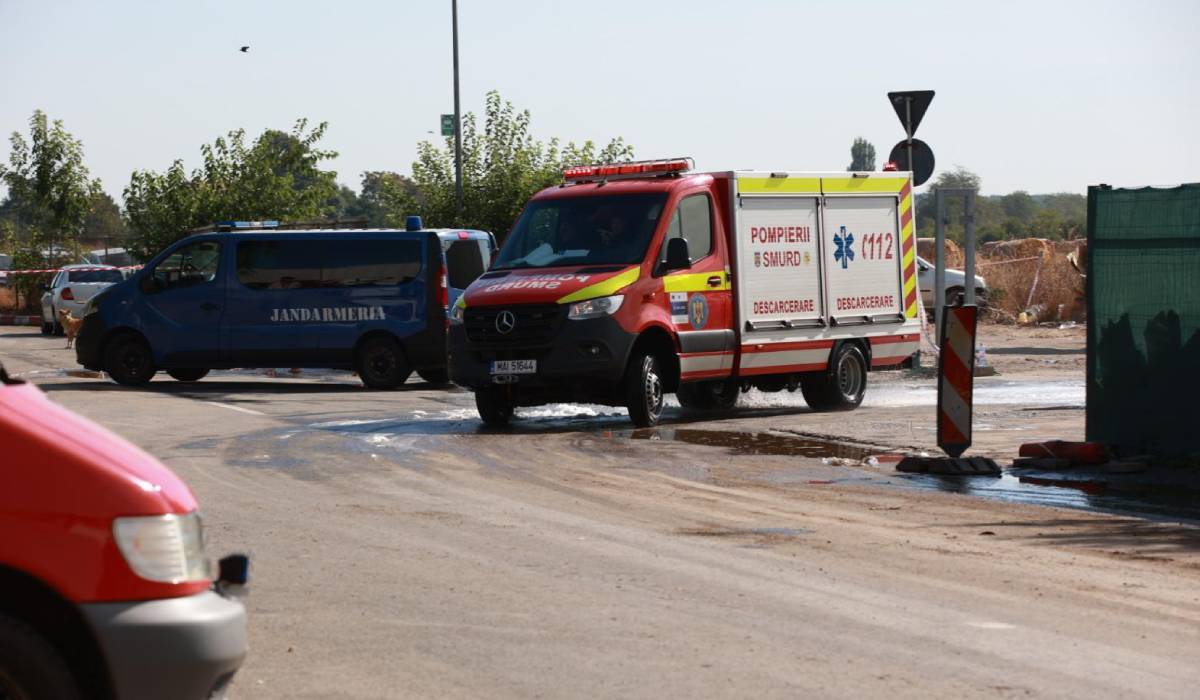 Cum arată hala care a ars în Dragonul Roșu. Imagini cu depozitul făcut scrum după incendiul din București