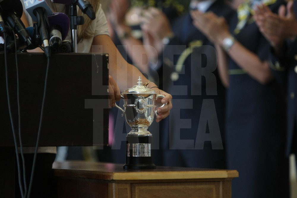 VIDEO&FOTO. Sosirea Simonei Halep în România după ce a câștigat Roland Garros 2018. Așteptată pe covorul roșu!