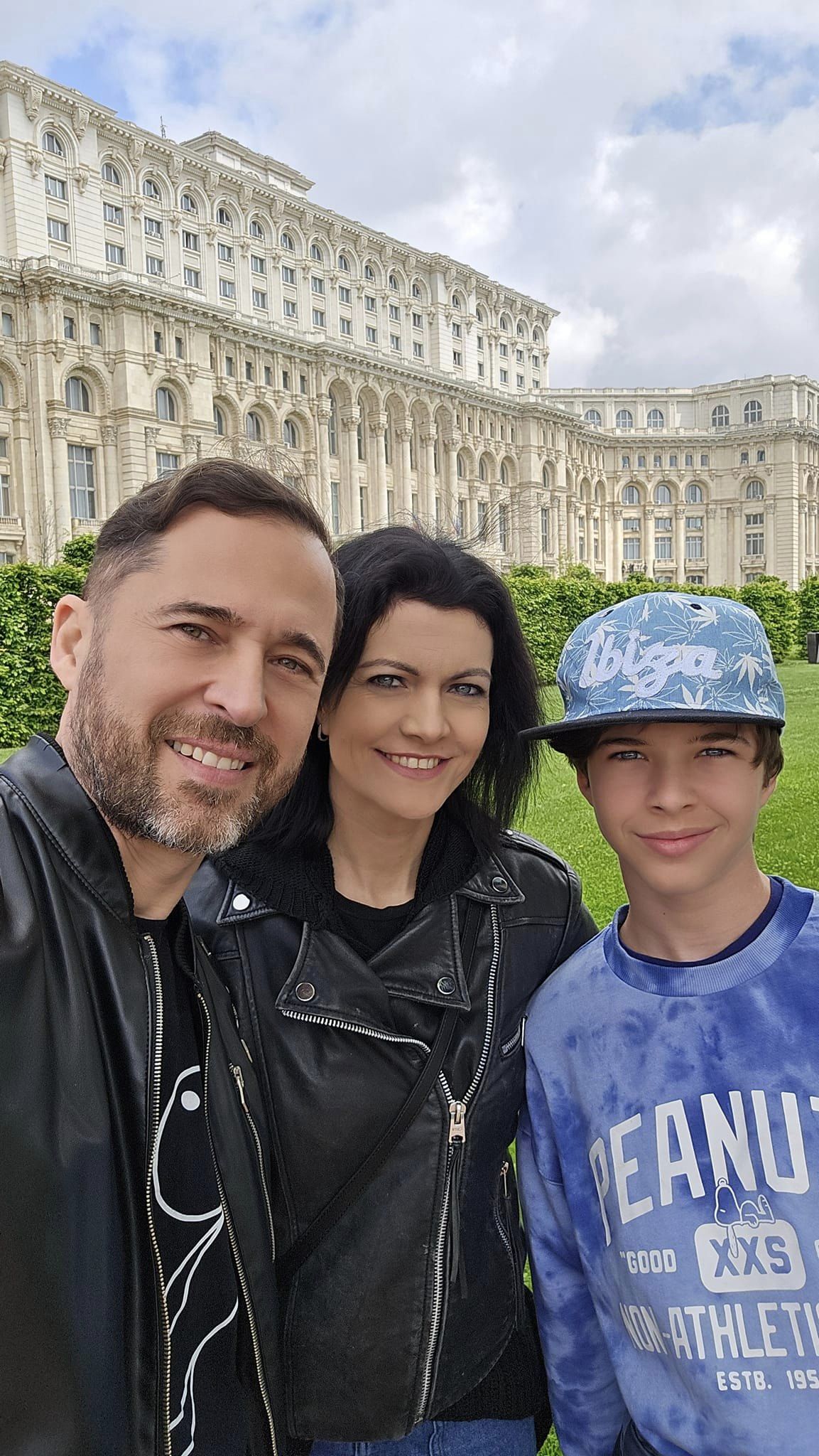 Anunțul făcut de Dinu Maxer după ce și-a cerut iubita în căsătorie. „Magda nu are de ce să preia niciun nume de familie”