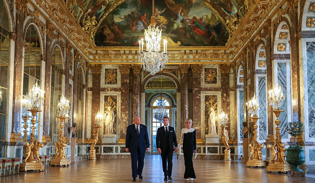 Emmanuel Macron, moment stânjenitor la întâlnirea cu soția lui Erdoğan, la Summitul NATO de la Ankara. Gestul nepotrivit făcut de președintele Franței