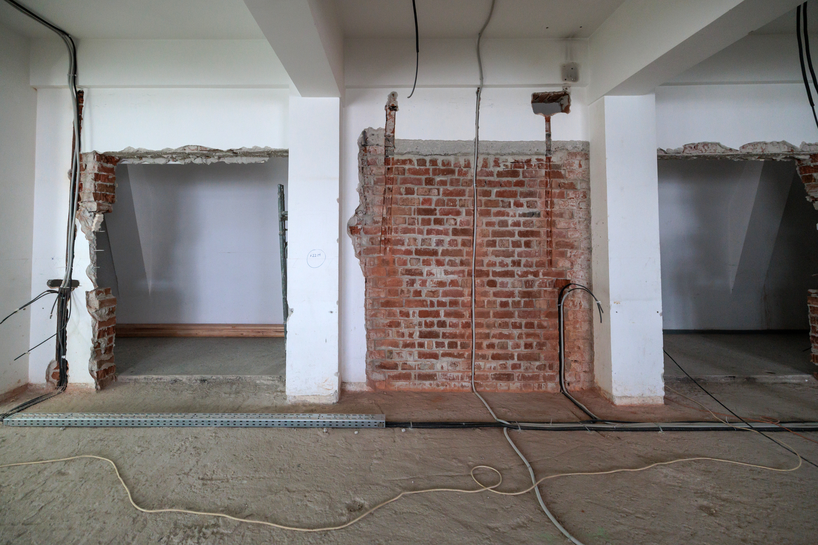 REPORTAJ. Libertatea a intrat pe șantierul Palatului Universității din București. „În curtea interioară s-au făcut descoperiri arheologice”. Cât timp vor dura lucrările de restaurare 