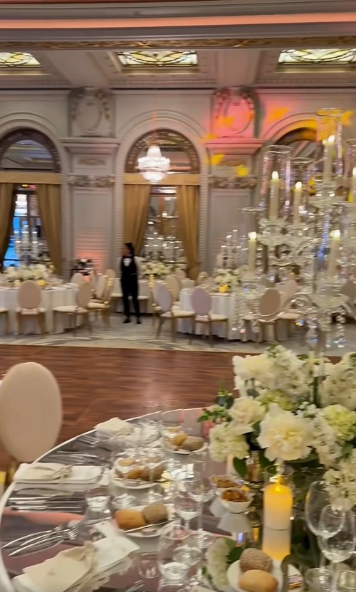 Mihai Albu și Elena Nechifor s-au căsătorit religios. Imagini de la petrecerea de nuntă, care a avut loc la restaurantul unui hotel de lux din București