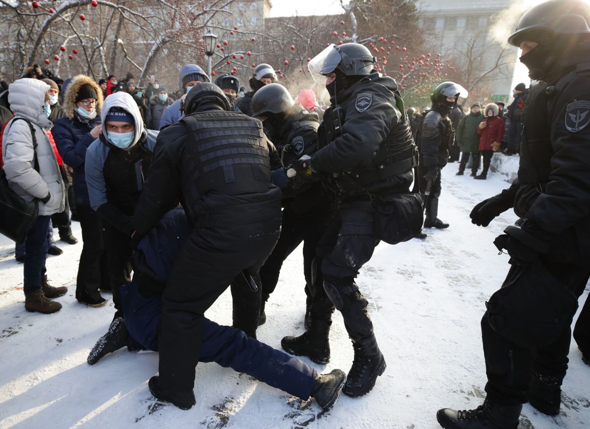 Protestele din Rusia | Peste 2.400 de oameni săltați, printre care și un copil. „Putin e un hoț!” și „Rusia fără Putin!”, au strigat manifestanții