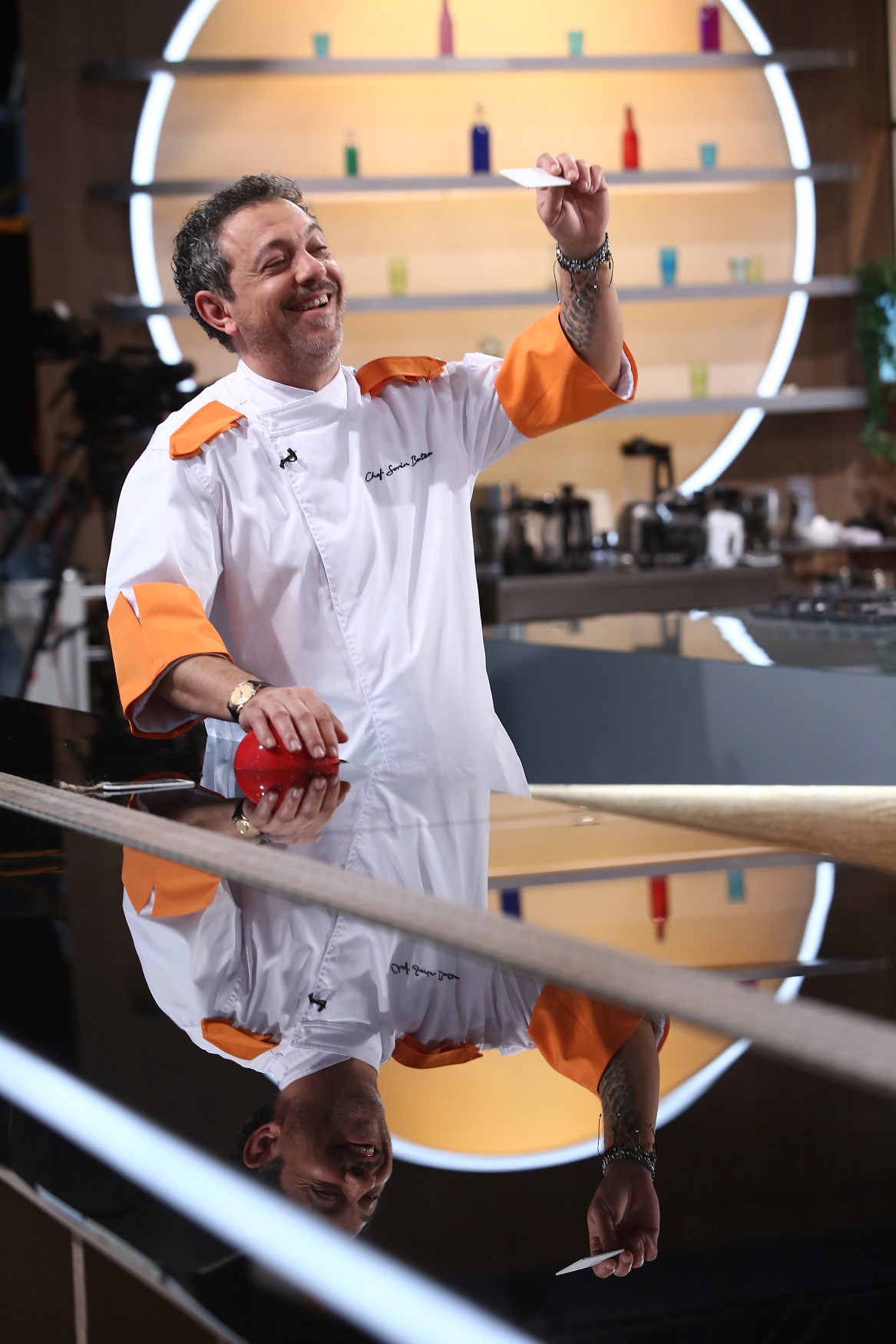 Florin Dumitrescu a plecat din emisiune, după o ceartă cu Cătălin Scărlătescu. Schimb dur de replici la „Chefi la cuțite”