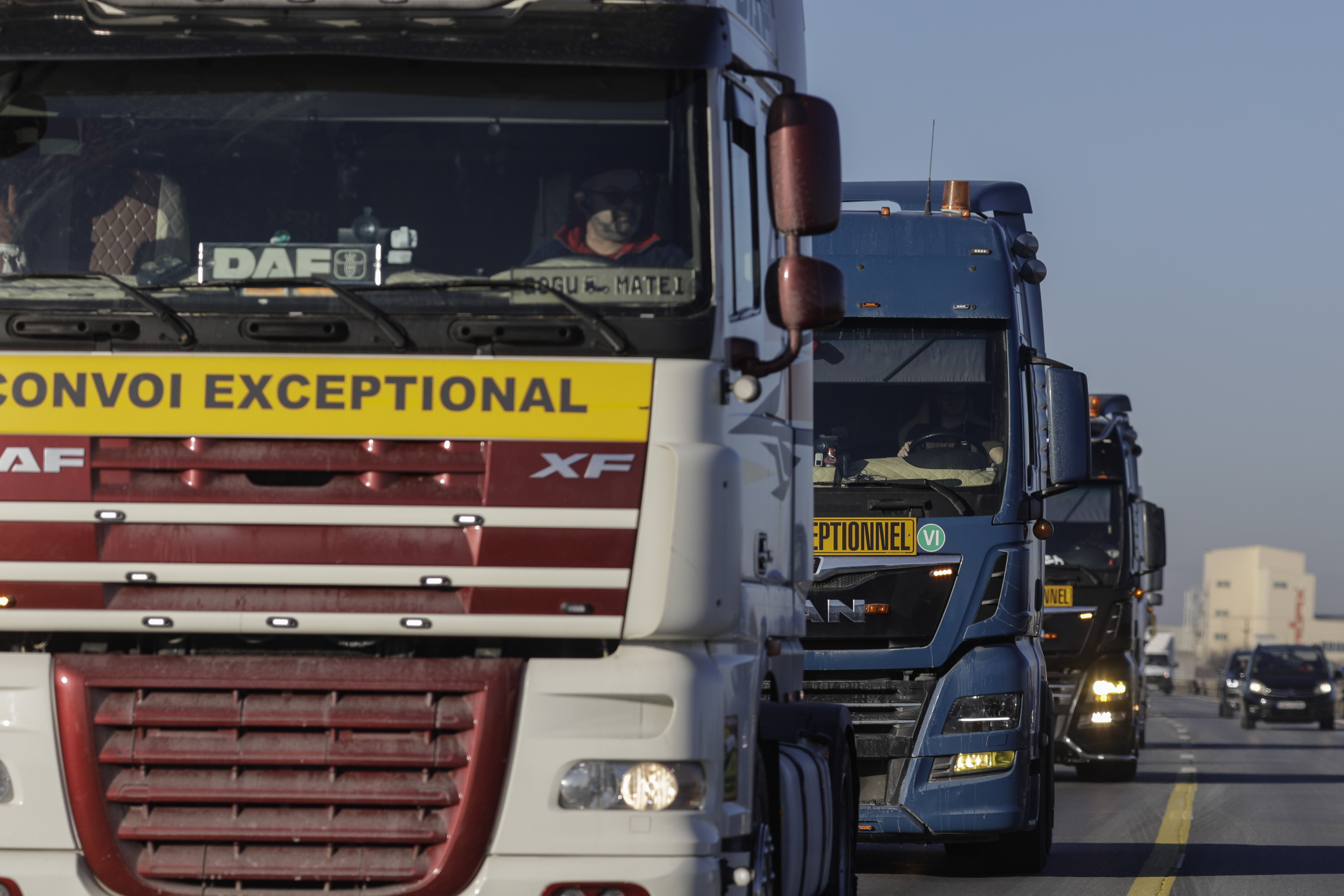Transportatorii și fermierii, blocați de forțele de ordine să intre în Capitală, în a doua zi de proteste. Predoiu: „Trebuie să aibă autorizație”