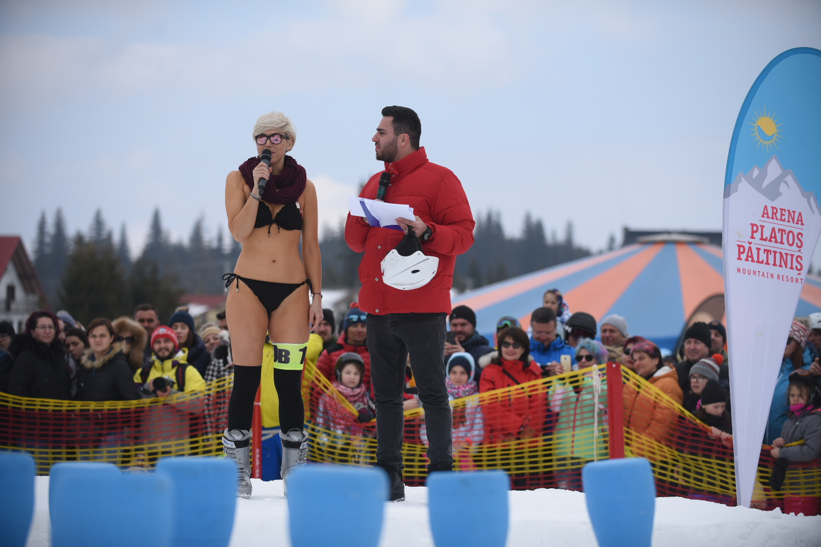 FOTO | Frumoase și curajoase! A fost spectacol pe pârtie la Arena Platoș, acolo unde 14 fete au participat la Bikini Race