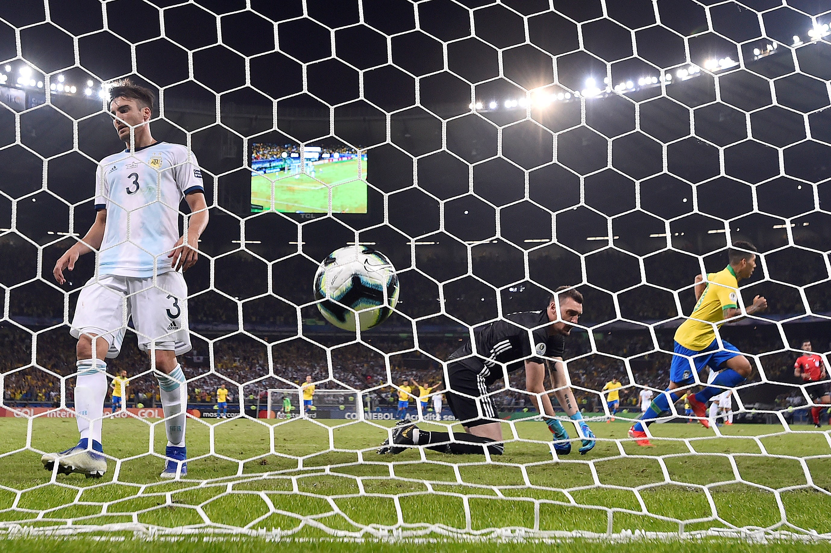 Argentinienii, eliminați, dar mândri. Scaloni: ”Am făcut un meci mare şi am fost superiori Braziliei”