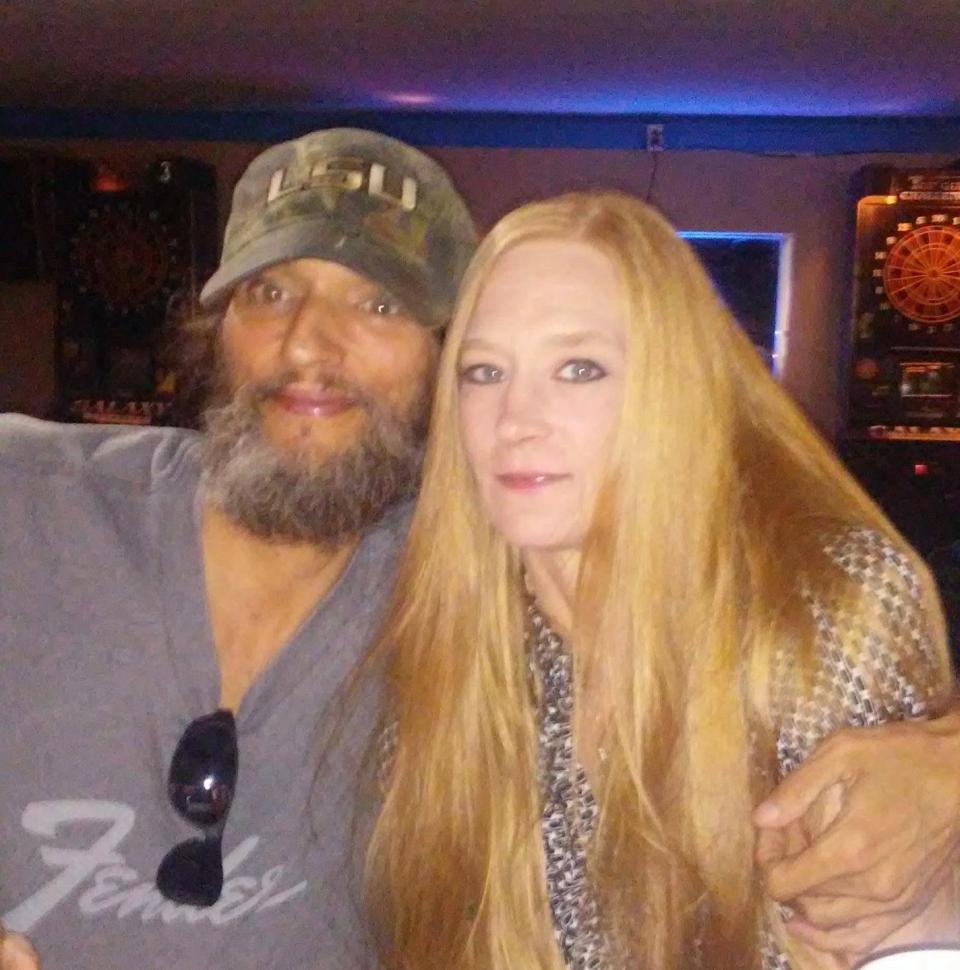 FOTO | Un tânăr din Louisiana este căutat de autorități după ce şi-a ucis părinţii şi iubita, apoi pe fratele şi tatăl fetei