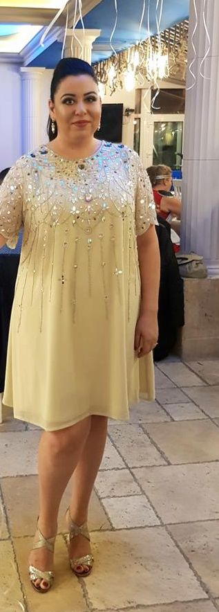 Ce elegantă a fost Oana Roman în noaptea dintre ani. Una dintre cele mai frumoase ținute / FOTO