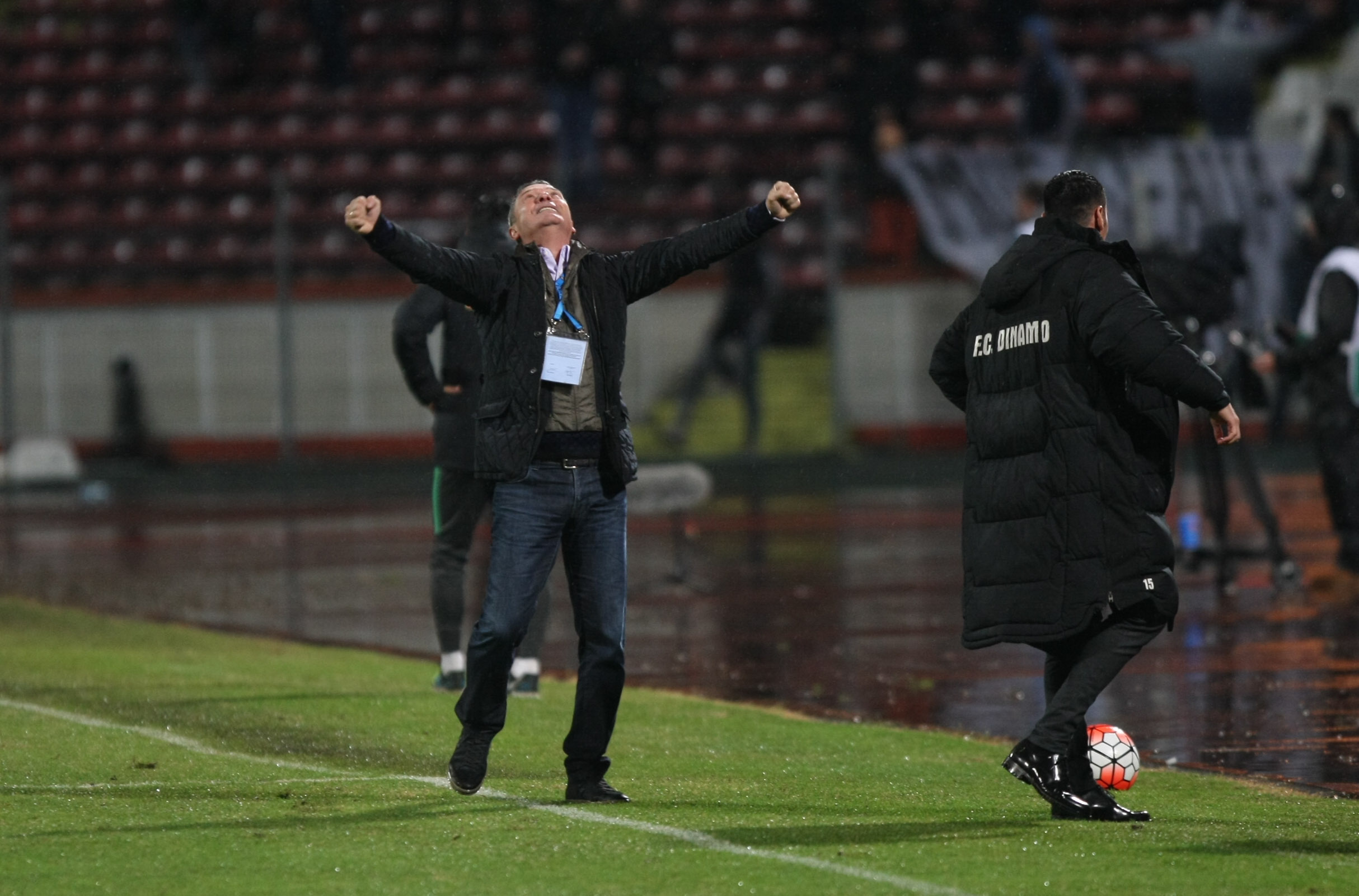 Dinamo - Steaua 3-1. "Câinii" au făcut legea pe teren și au câștigat după patru ani în faţa marii rivale / FOTO