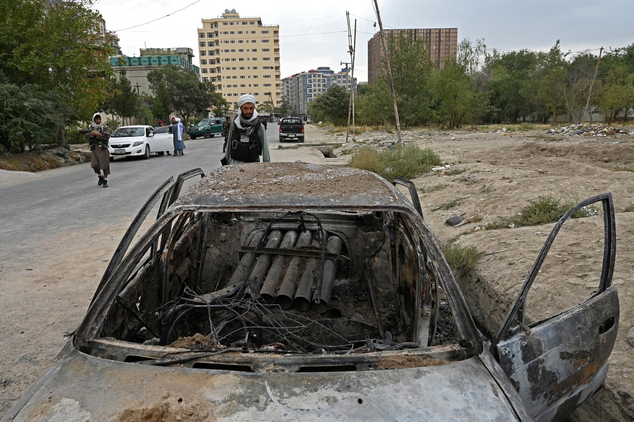 Mașină transformată în lansator de rachete. De unde au fost trase proiectilele către aeroportul din Kabul