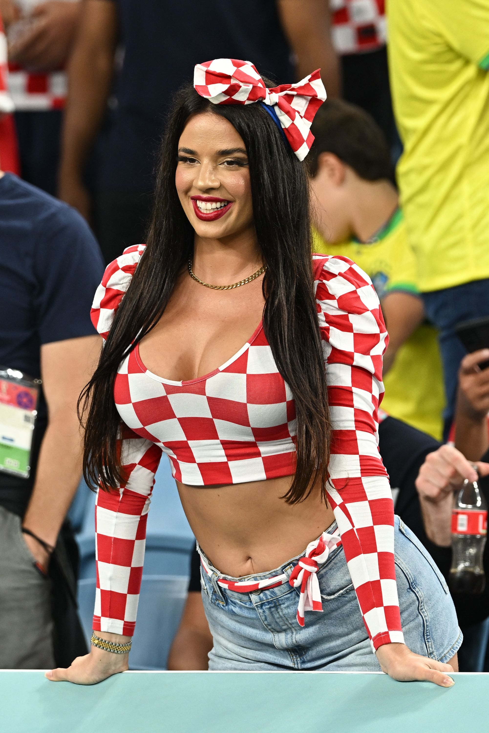 Modelul croat Ivana Knöll anunță că va fi în tribune la meciul cu Spania, de la Euro 2024: „Hotel învechit, piscină închisă, poate pe stadion va fi bine”