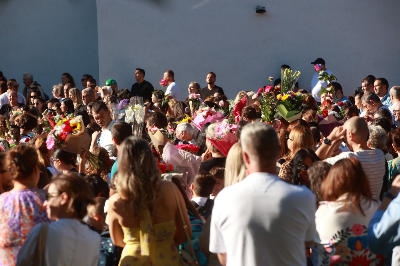 Aproape 3.000.000 de elevi şi preşcolari încep azi, 7 septembrie, anul școlar 2026-2027. Schimbările majore cu care se confruntă