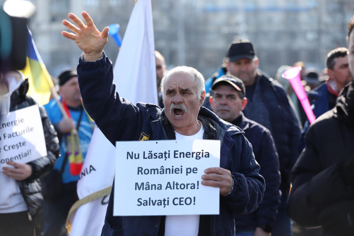 Minerii şi energeticienii protestează în Piaţa Victoriei față de măsurile luate de Guvern. Care sunt nemulțumirile lor