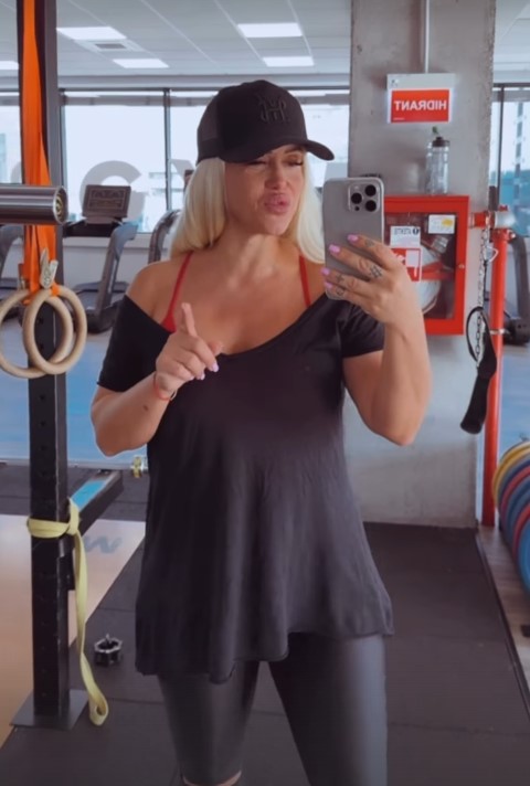 Câte kilograme are Anda Adam. Artista a răbufnit după ce fanii i-au criticat silueta: „Nu am încurajat anorexia”