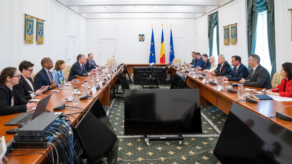 România a cerut sprijinul FBI pentru reforma Academiei de Poliție