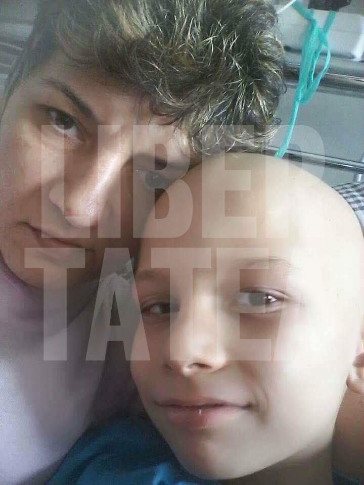 REPORTAJ/ Drama unei familii din Buzău: O mamă și mezinul ei, diagnosticați cu cancer. "Lumea pentru mine s-a oprit în loc" (GALERIE FOTO)
