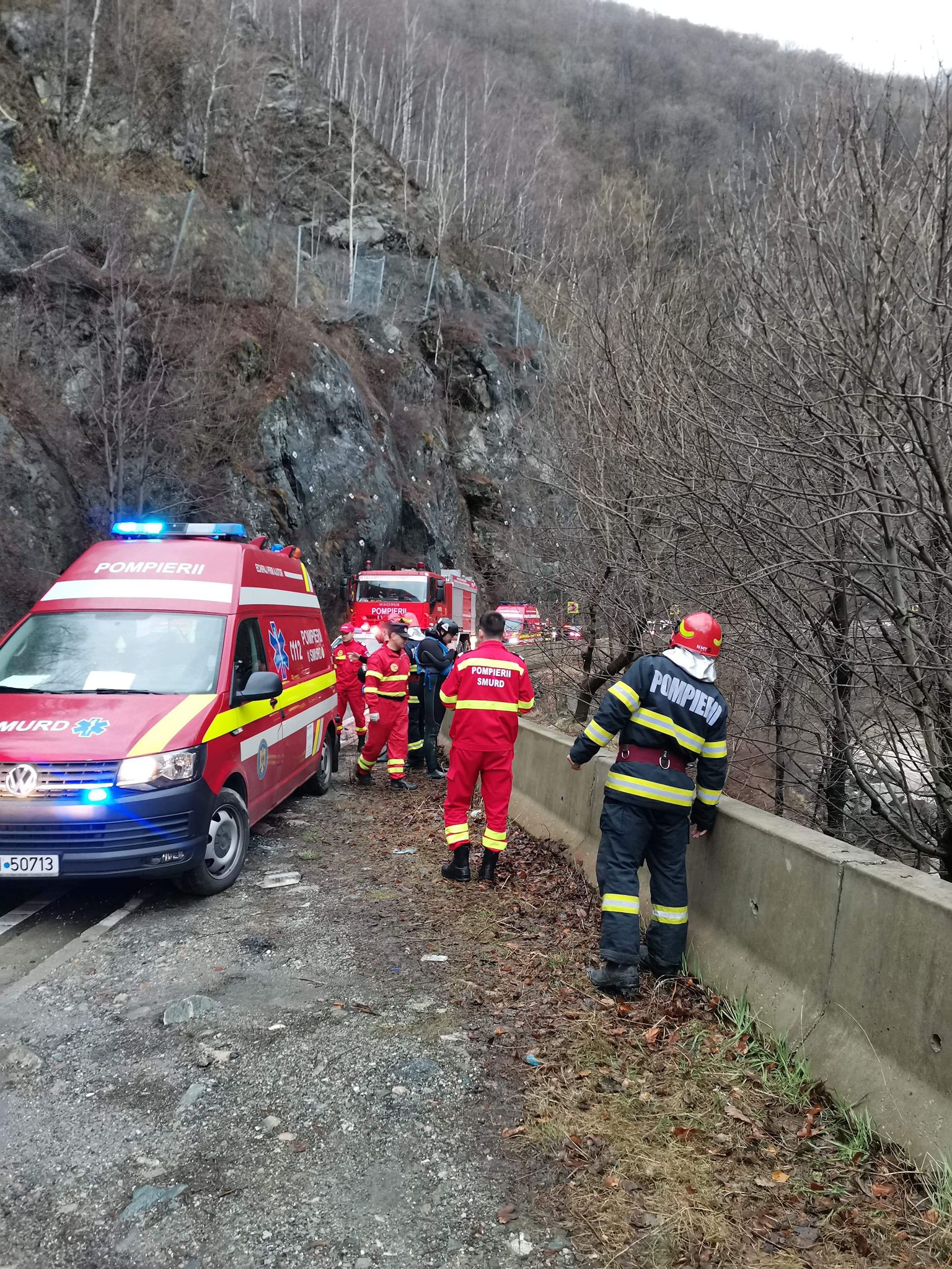 Tragedie la rafting pe Jiu. Un om a murit după ce trei bărci cu 22 de persoane s-au răsturnat