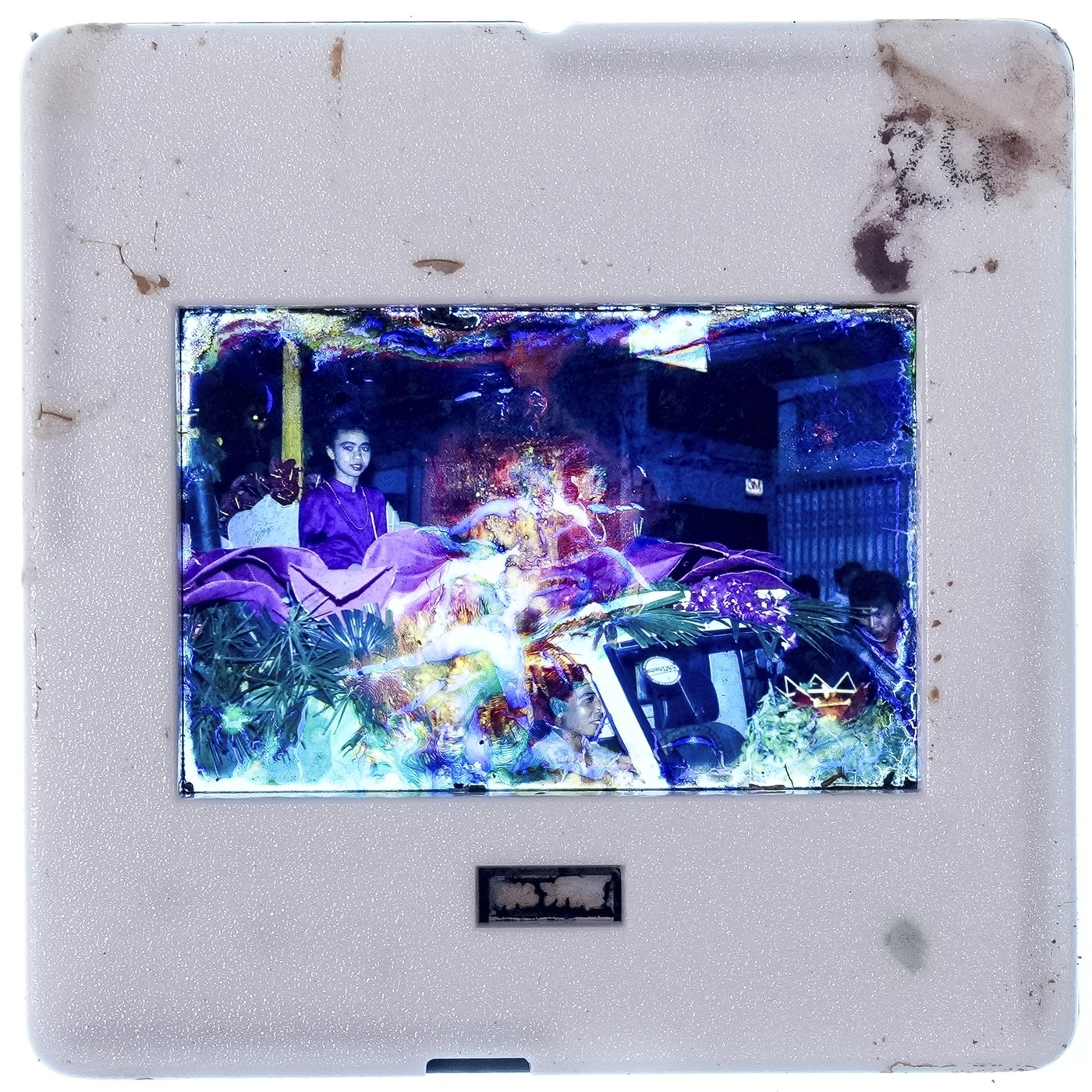 Un proiect demarat de studenții spanioli salvează fotografiile distruse în inundațiile din Valencia