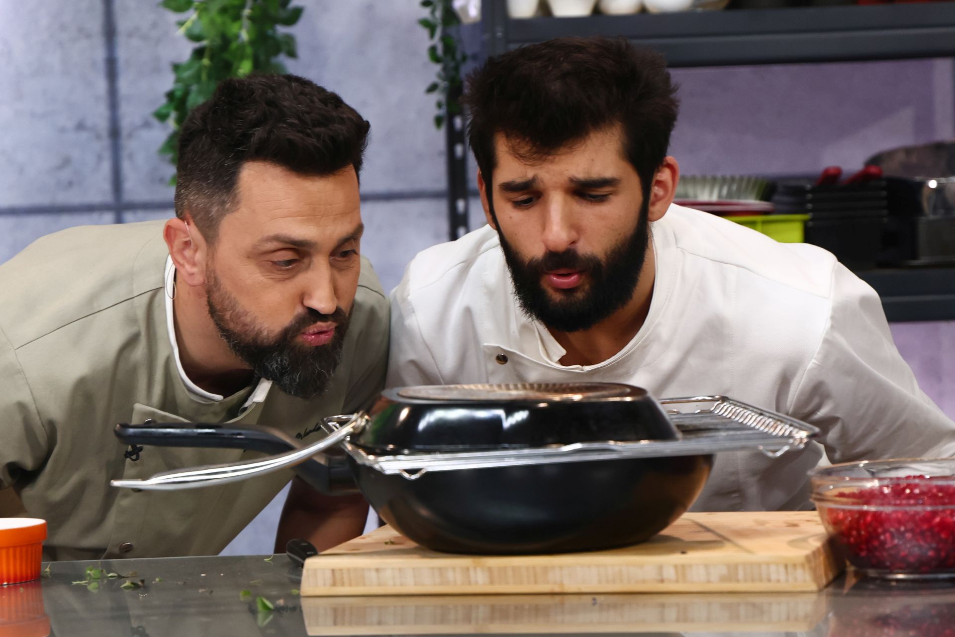 „Chefi la cuțite” 2025 începe pe 10 martie la Antena 1. În ce zile se va difuza show-ul