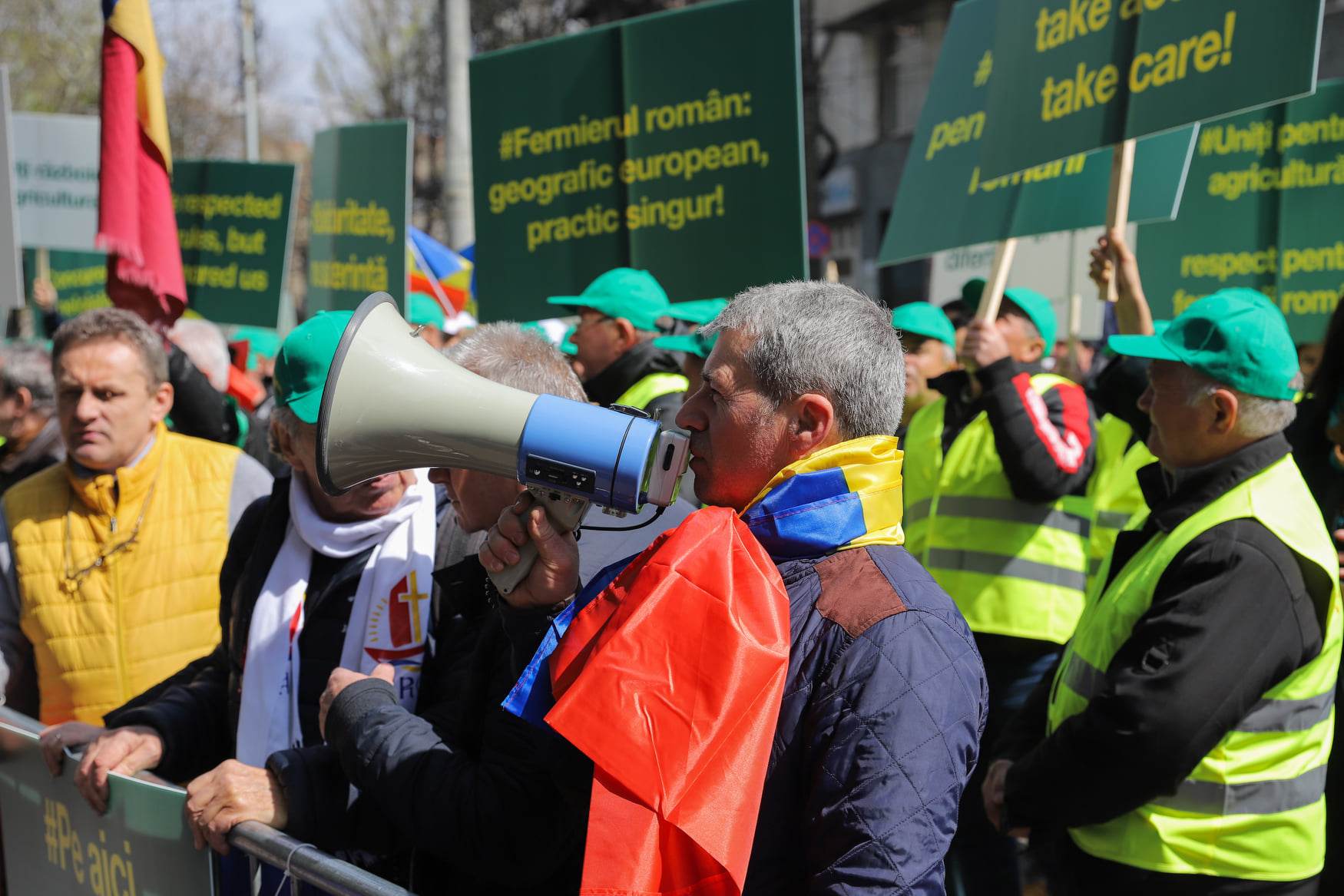 Fermierii români au ieșit cu tractoarele pe străzi. Proteste în urma deciziei UE în scandalul cerealelor din Ucraina