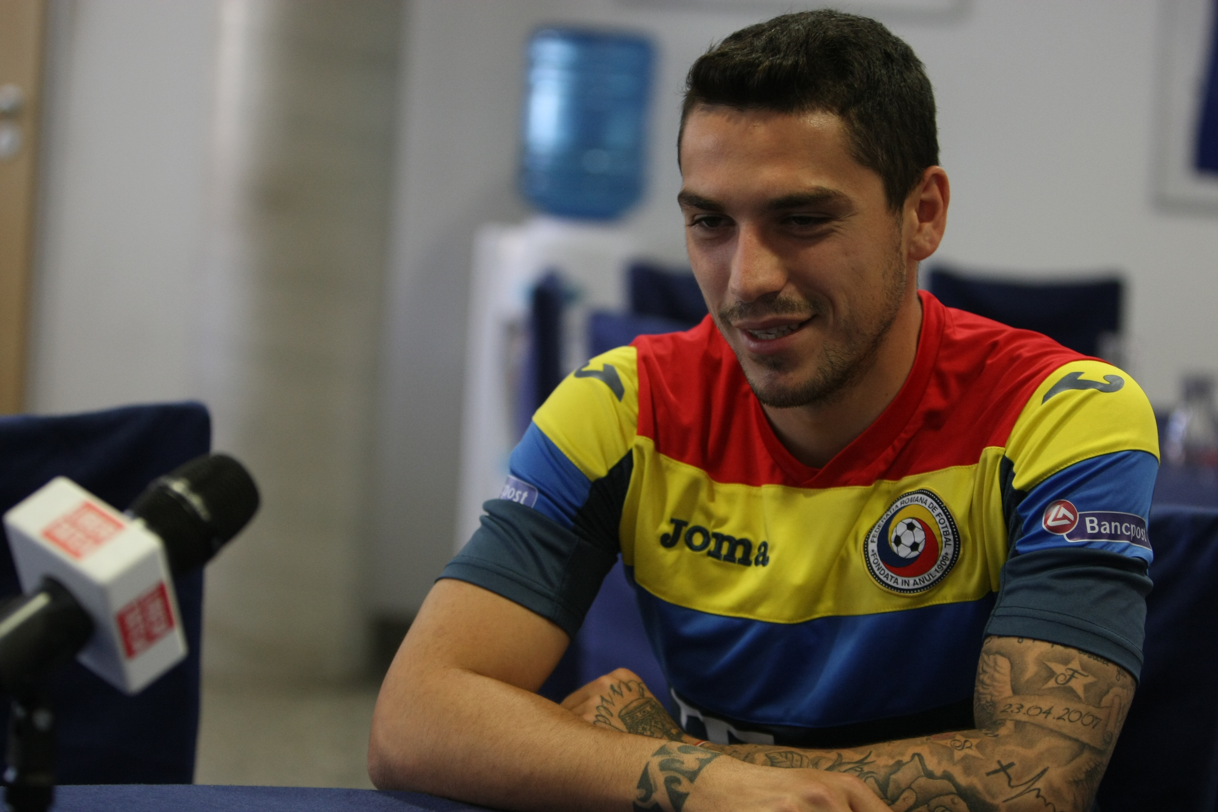 Euro 2016. Nicușor a devenit Nicolae! ”Mă simt bine cu 10 pe spate, dar lumea să nu se aștepte să fiu Hagi!”. Vom avea ”generația lui Stanciu”? ”Să fie rezultate, apoi știți voi să ne botezați” | FOTO&VIDEO EXCLUSIV