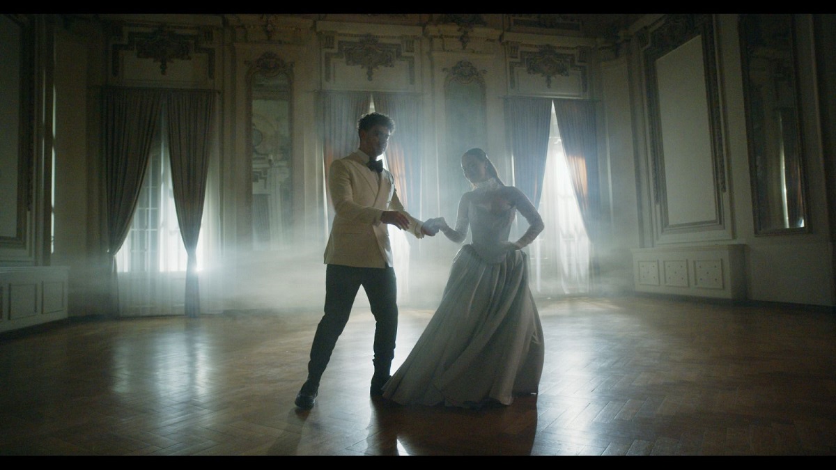 Elena Gheorghe i-a dedicat o melodie soțului ei. Cum sună piesa și cine e cuplul celebru care apare în videoclip